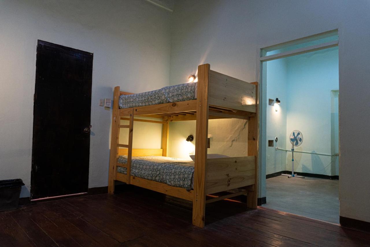Wild Olive Guest House Ика Екстериор снимка