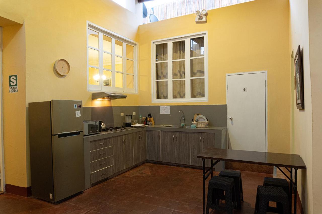 Wild Olive Guest House Ика Екстериор снимка