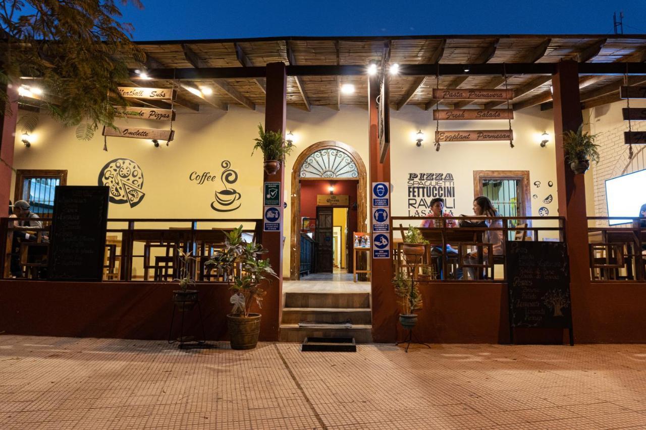 Wild Olive Guest House Ика Екстериор снимка