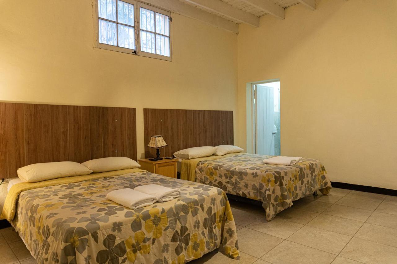 Wild Olive Guest House Ика Екстериор снимка