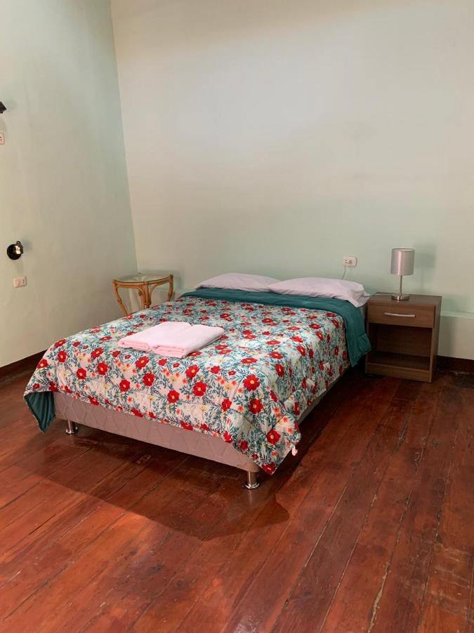 Wild Olive Guest House Ика Екстериор снимка