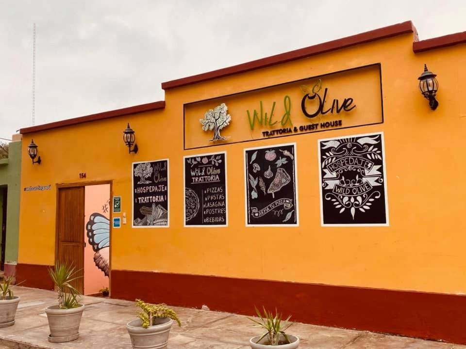 Wild Olive Guest House Ика Екстериор снимка